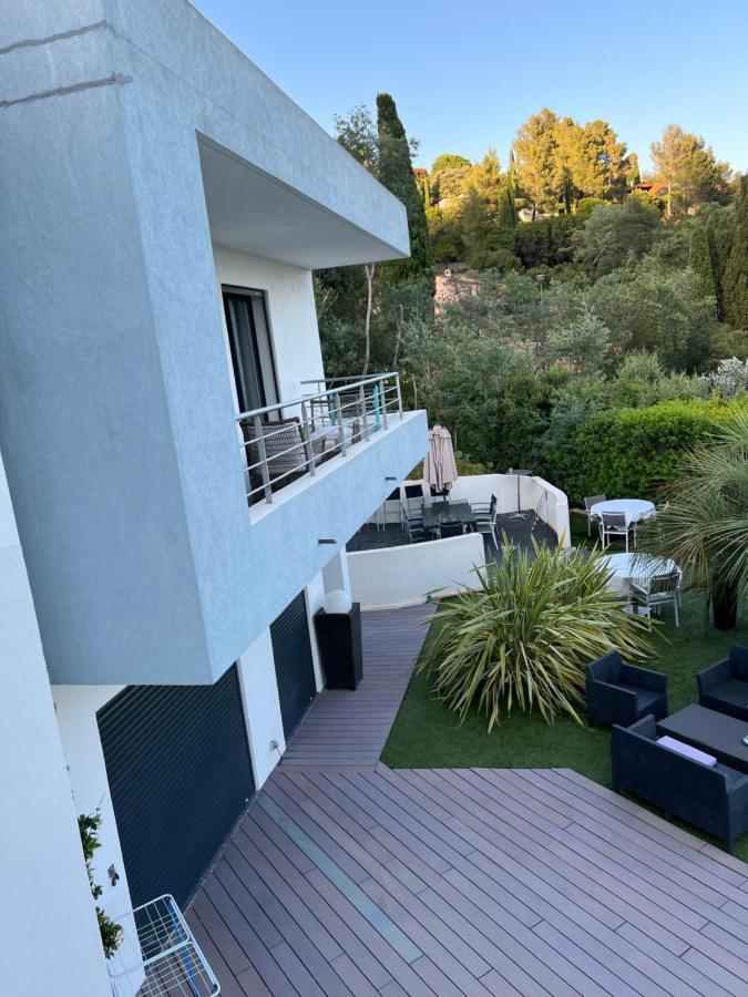 Villa Louancelie B&B กาวาแลร์-ซูร์-แมร์ ภายนอก รูปภาพ