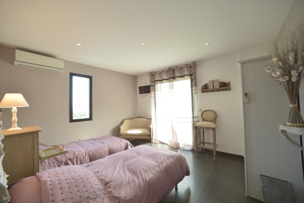 Villa Louancelie B&B กาวาแลร์-ซูร์-แมร์ ห้อง รูปภาพ