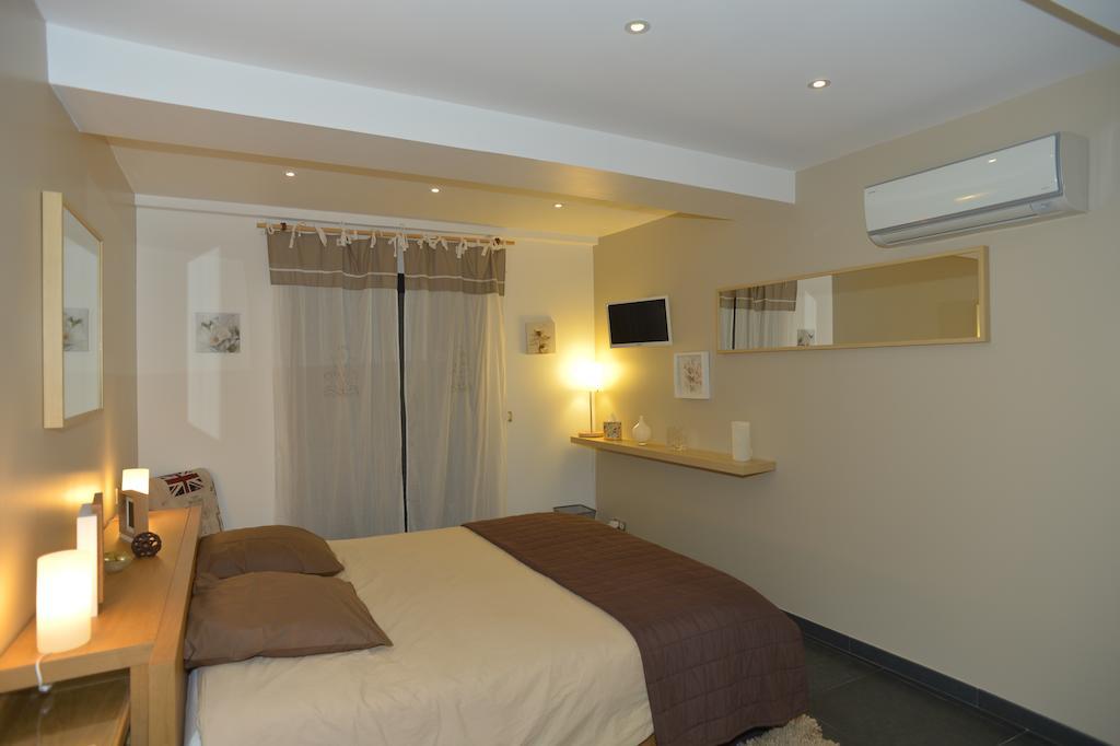 Villa Louancelie B&B กาวาแลร์-ซูร์-แมร์ ภายนอก รูปภาพ