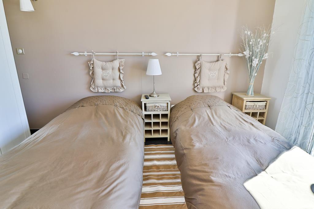 Villa Louancelie B&B กาวาแลร์-ซูร์-แมร์ ภายนอก รูปภาพ