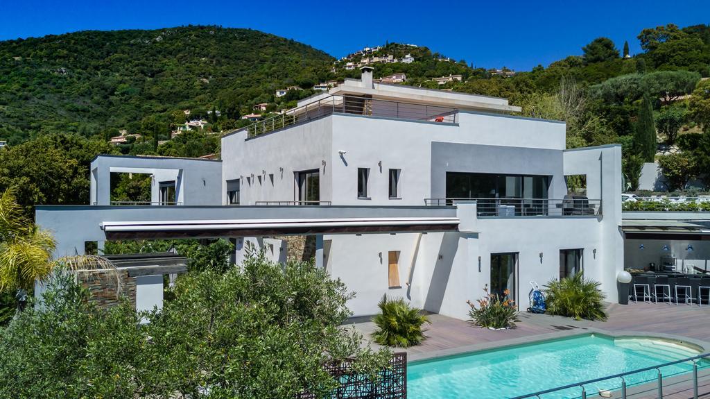 Villa Louancelie B&B กาวาแลร์-ซูร์-แมร์ ภายนอก รูปภาพ